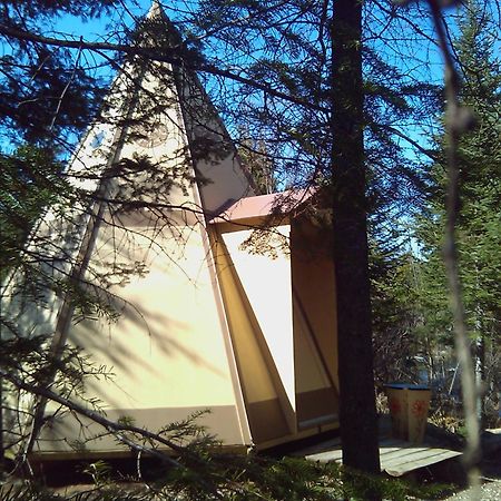 Aux Tipis De La Riviere Sauvage Vila Saint Romain Exterior foto