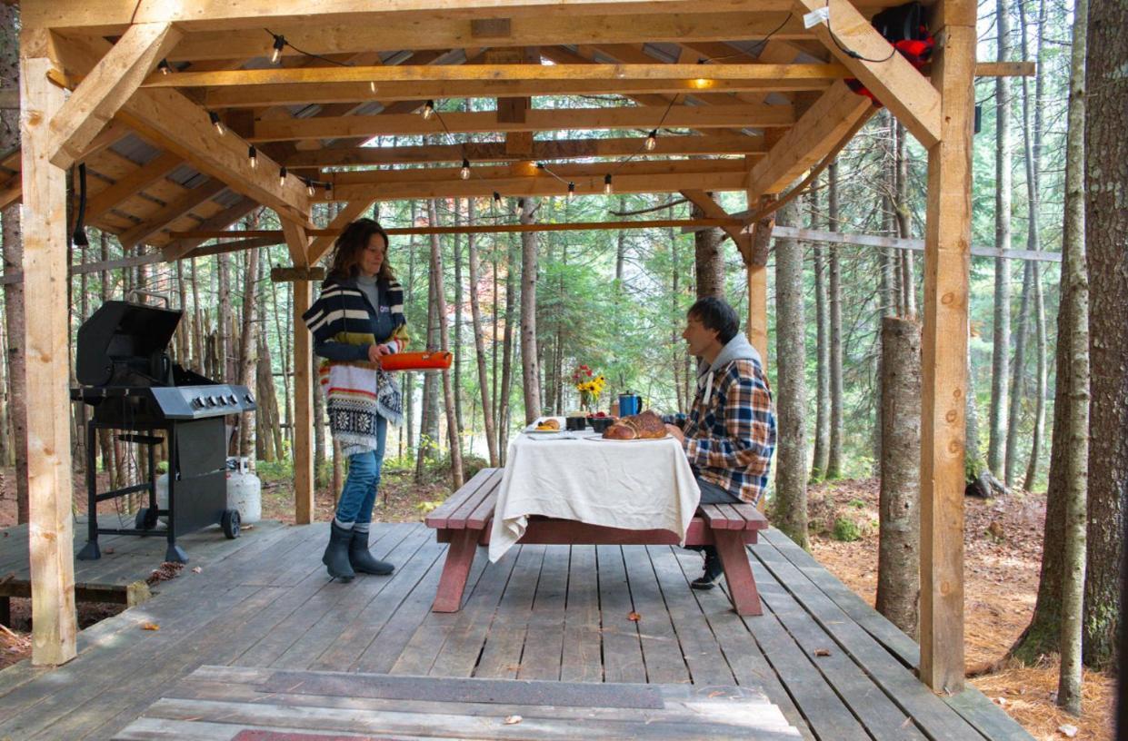 Aux Tipis De La Riviere Sauvage Vila Saint Romain Exterior foto