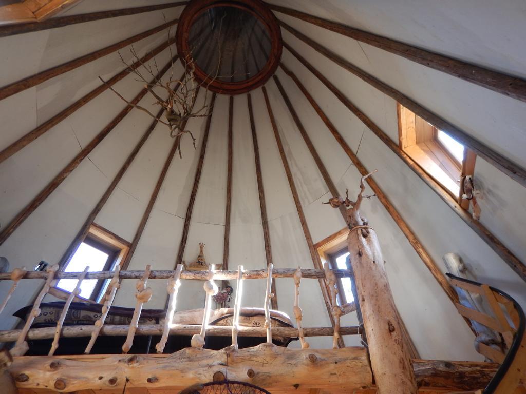 Aux Tipis De La Riviere Sauvage Vila Saint Romain Exterior foto