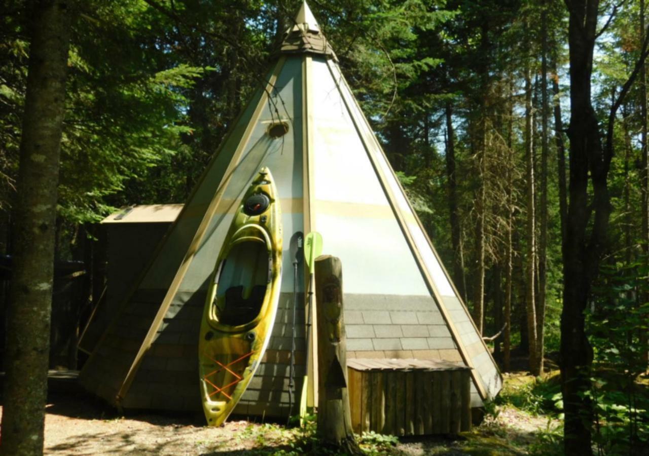 Aux Tipis De La Riviere Sauvage Vila Saint Romain Exterior foto